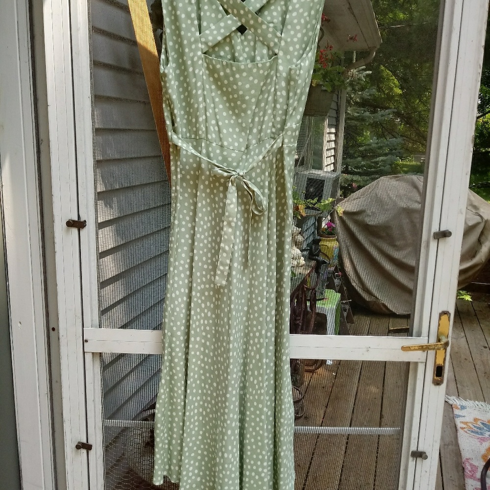 Dress - Picture 2 of 4